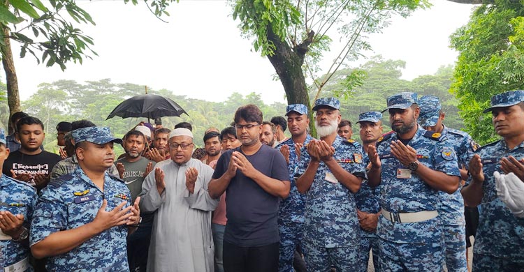 নিহত শিক্ষার্থী সায়ানের কবরে বিমানবাহিনীর শ্রদ্ধা