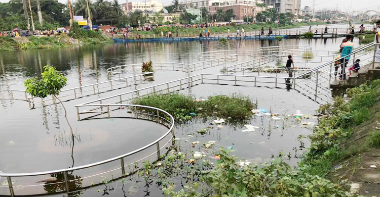 টানা বৃষ্টিতে ডুবে গেলো সিদ্ধিরগঞ্জ লেক