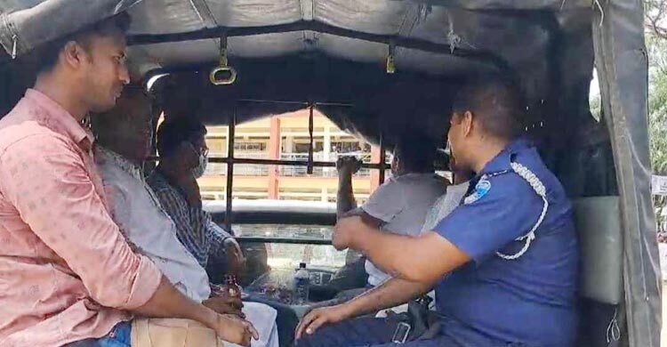 লক্ষ্মীপুরে ভোটকেন্দ্র থেকে প্রার্থীসহ আটক ৮