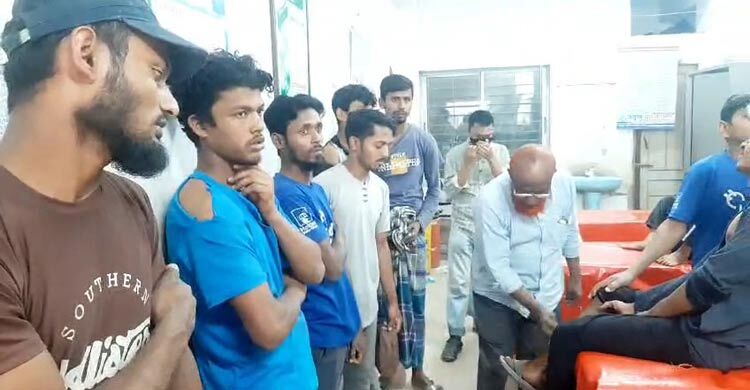 মার্কেট নির্মাণে চাঁদা না দেওয়ায় হামলা, ১০ শ্রমিক আহত