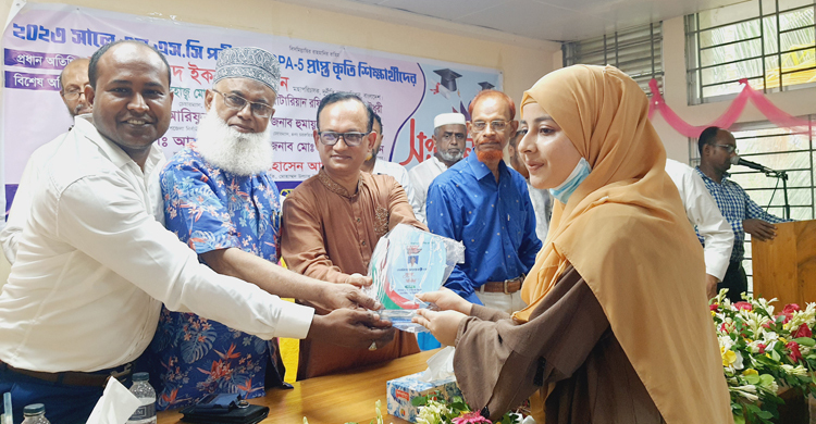 শিক্ষার্থীরা আদর্শ মানুষ হলে দেশে দুর্নীতি কমে যাবে: দুদক ডিজি