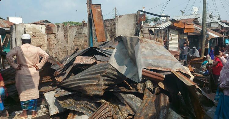 বাজারে আগুন লেগে ৭ দোকান পুড়ে ছাই, ২ কোটি টাকার ক্ষতি
