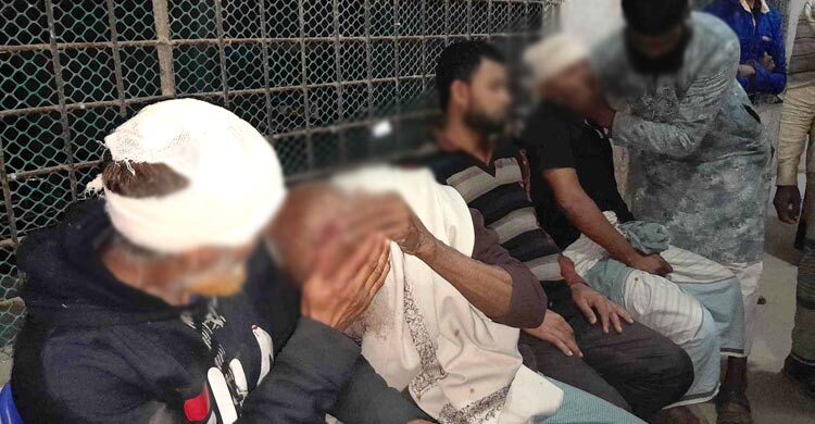লক্ষ্মীপুরে একই পরিবারের ৭ জনকে কুপিয়ে জখম