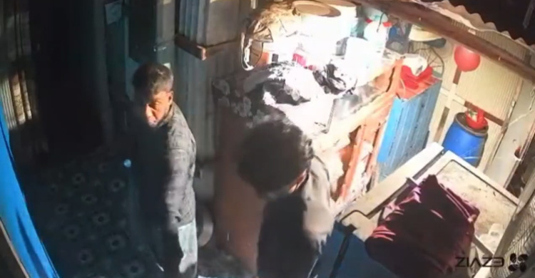 লক্ষ্মীপুরে কৃষকদল নেতার চুরির ভিডিও ভাইরাল