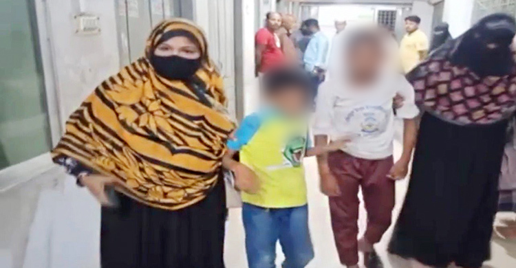 চুরির অপবাদে দুই শিশুকে হাত বেঁধে মারধর, সিগারেটের ছ্যাঁকা