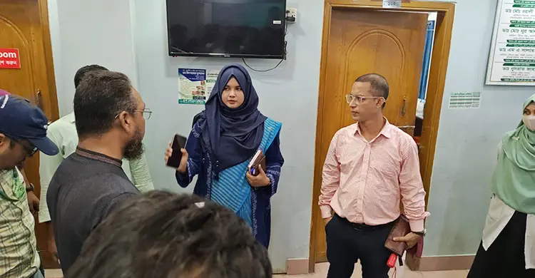 মেয়াদোত্তীর্ণ ওষুধ ও আবাসিক ভবনে চিকিৎসা, দুই প্রতিষ্ঠানকে জরিমানা