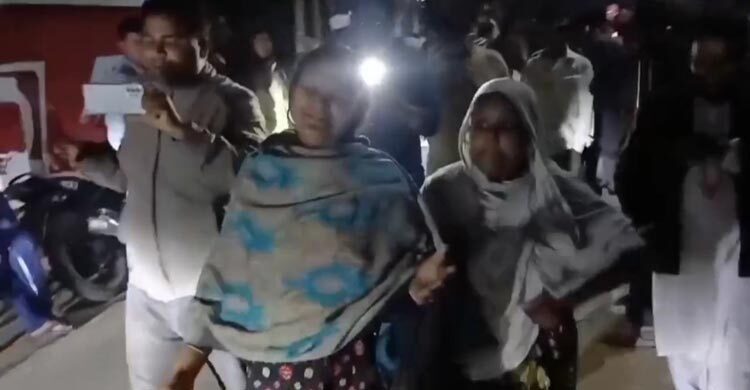 মসজিদে হাসাহাসিকে কেন্দ্র করে মারামারি, আহত ৮