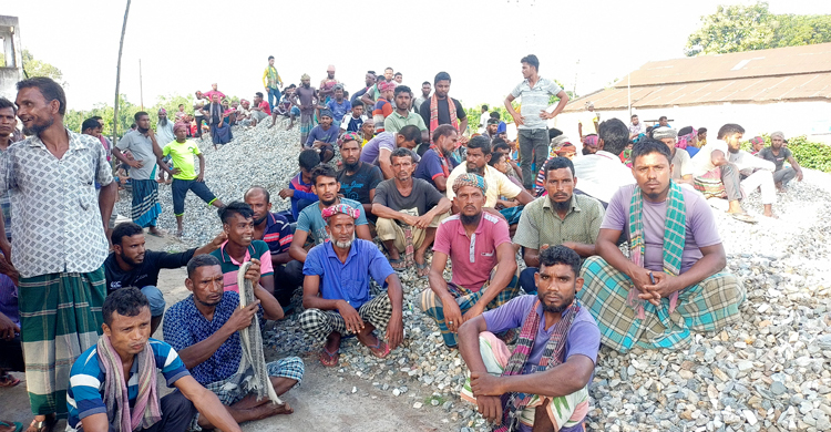 ৭ দিন পর কাজে ফিরছেন বুড়িমারী স্থলবন্দরের শ্রমিকরা