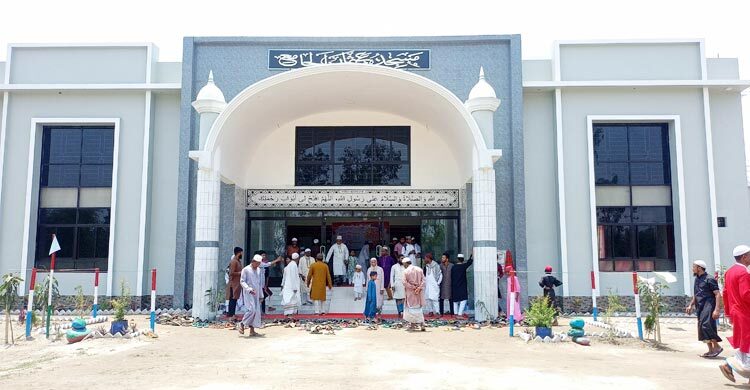 লালমনিরহাটে দৃষ্টিনন্দন মসজিদ উদ্বোধন