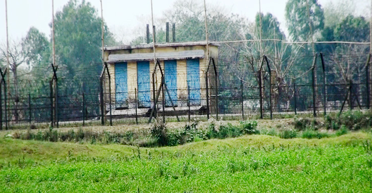 সীমান্তে বিএসএফের সাউন্ড গ্রেনেড নিক্ষেপ, বিজিবির প্রতিবাদ