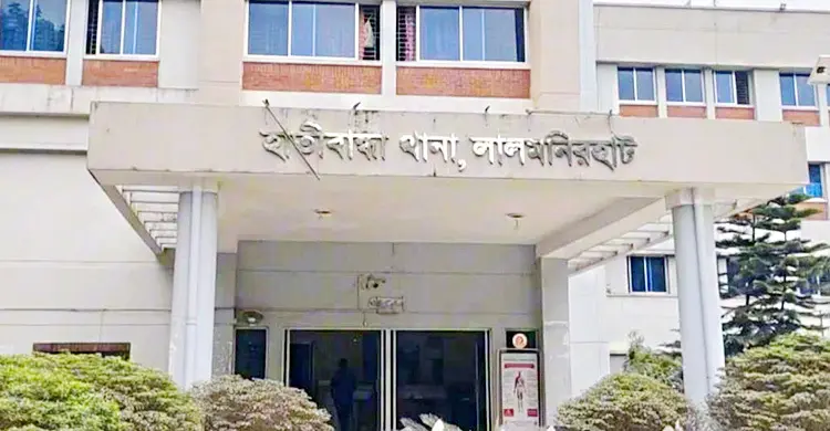মাদক কারবারিদের হামলায় আহত দুই পুলিশ, হাতকড়া পরেই পালালেন আসামি