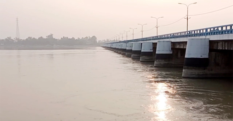 তিস্তার পানি কমছে, স্বাভাবিক জীবনে ফিরছে প্লাবিত মানুষ