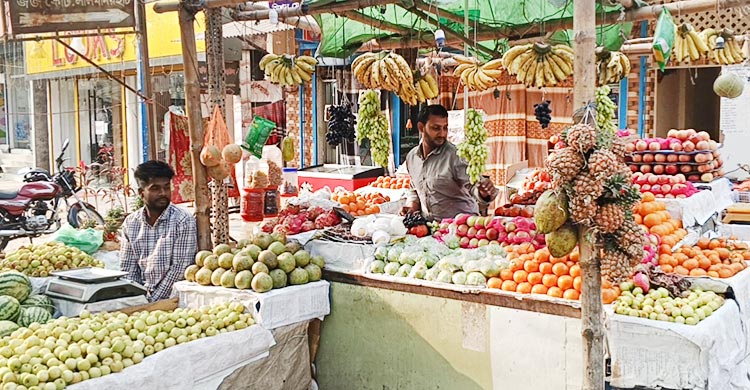 রমজানে ফলের বাজারে শুল্ক-সিন্ডিকেটের থাবা
