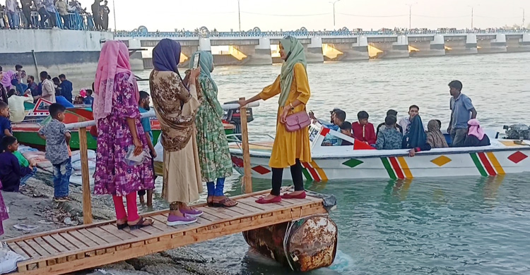 ঈদ আনন্দে মেতেছে তিস্তা ব্যারাজ