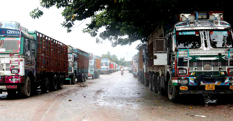 সিন্ডিকেটে জিম্মি বুড়িমারী স্থলবন্দর