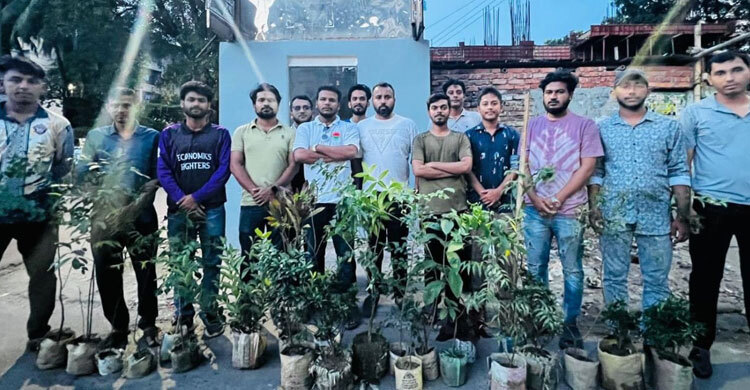 বিএনপির প্রতিষ্ঠাবার্ষিকী উপলক্ষে লালবাগ থানা ছাত্রদলের বৃক্ষরোপণ