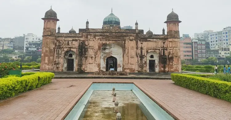 লালবাগ দুর্গ সাড়ে তিনশ বছরের অসমাপ্ত গল্প