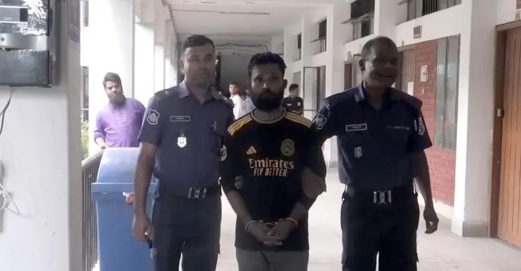 ভারতীয় চালকের দুই বছরের কারাদণ্ড, ট্রাক বিক্রির নির্দেশ