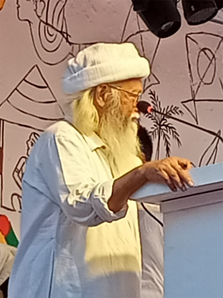 কুষ্টিয়া শহরের সব সড়ক যেন মিলেছে লালনের আখড়ায়