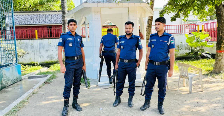 কু‌ষ্টিয়ায় লালন আখড়াবাড়িতে পুলিশ মোতায়েন