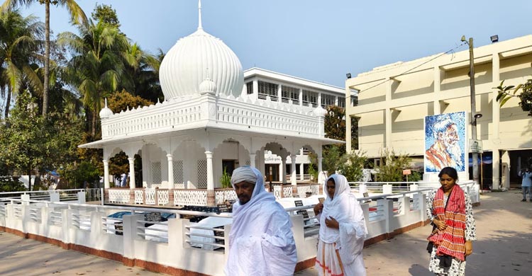 সোমবার থেকে শুরু হচ্ছে লালন স্মরণোৎসব, ছেঁউড়িয়ায় বাড়ছে ভক্তদের ভিড়