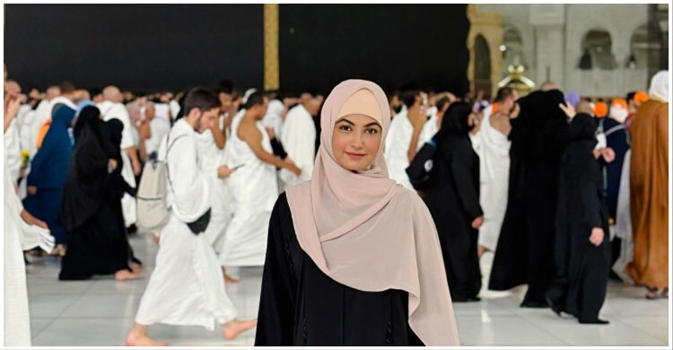 ওমরাহ করলেন ‘ব্যাচেলর পয়েন্ট’ অভিনেত্রী লামিমা