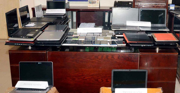 এক ল্যাপটপের খোঁজে গিয়ে পুলিশ পেলো ৪৮টি, গ্রেফতার ৭