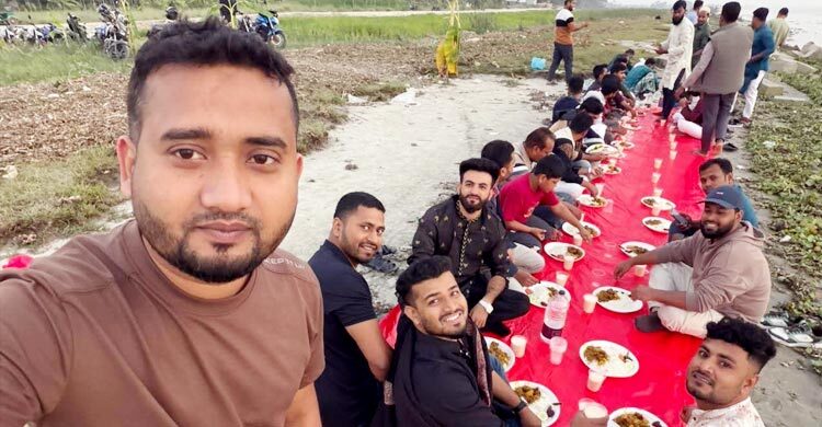 বন্ধুদের সঙ্গে ইফতার শেষে ফেরার পথে প্রাণ গেল তরুণের