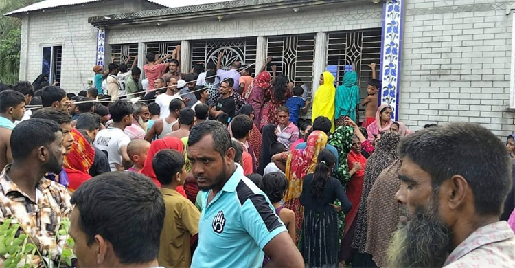 বাবা-মাকে হত্যার পর ঘরে পুঁতে রাখেন ছেলে