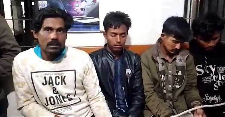 ব্যবসায়ীকে হত্যার চেষ্টা, রাজবাড়ীতে জনতার হাতে আটক ৪