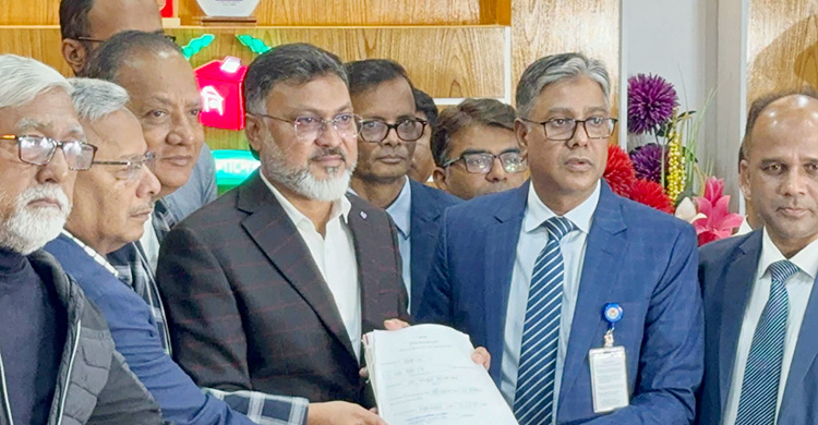 শেষ দিনে মনোনয়নপত্র জমার হিড়িক, সুষ্ঠু পরিবেশের প্রত্যাশা