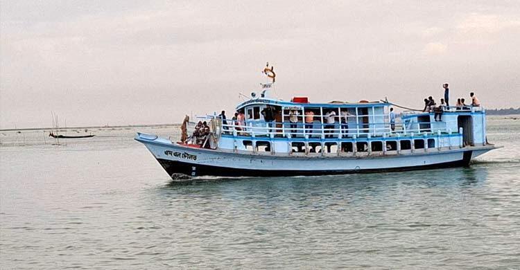 Launch services on Daulatdia-Paturia route resume after 46 hrs