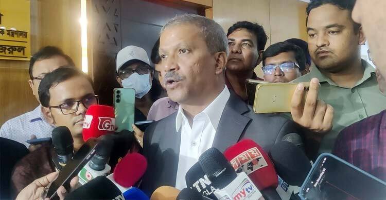 রাজনৈতিক দলগুলো জুলাই সনদে সই করবে, মনে করছেন আইন উপদেষ্টা