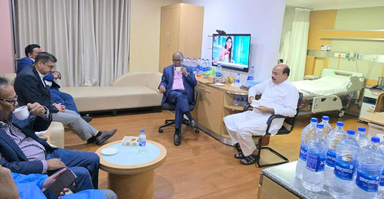 খালেদা জিয়ার খোঁজ নিতে এভারকেয়ারে আসলাম চৌধুরী