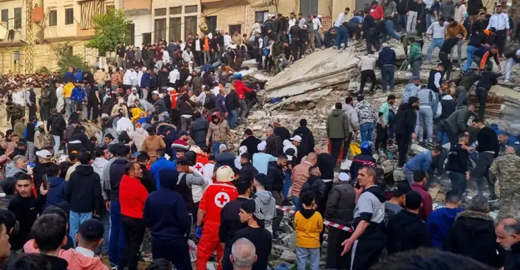 লেবাননে ভবনধসে নিহত ৯