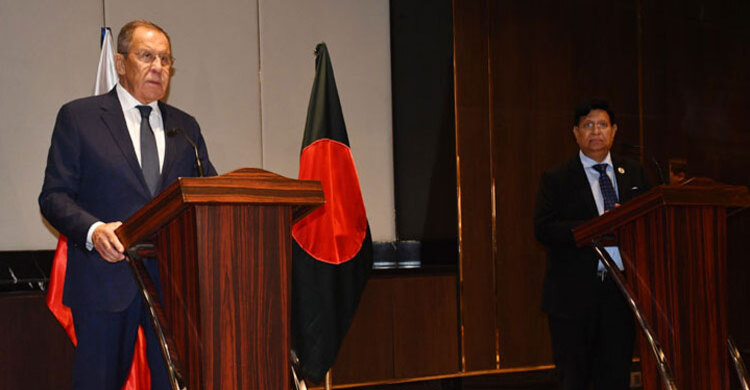 যুক্তরাষ্ট্রের চাপ সত্ত্বেও নিজস্ব পররাষ্ট্রনীতিতে চলছে বাংলাদেশ