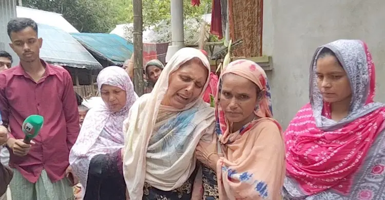 ‘আমার ছেলেও গেল, আমরাও শেষ হয়ে গেলাম’