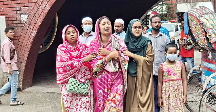 হামে একমাত্র সন্তানকে হারিয়ে শোকে স্তব্ধ মা&ndash;বাবা