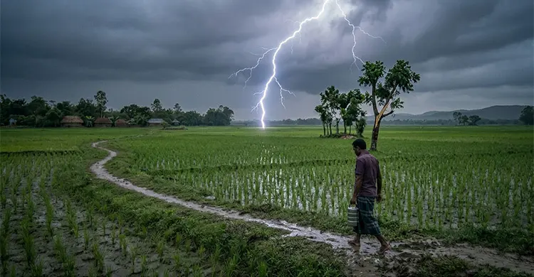বজ্রপাতে আজও ৯ জনের প্রাণহানি
