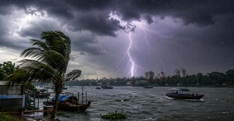 থামছে না বজ্রপাতে মৃত্যু, সতর্কবার্তা পৌঁছানোই বড় চ্যালেঞ্জ