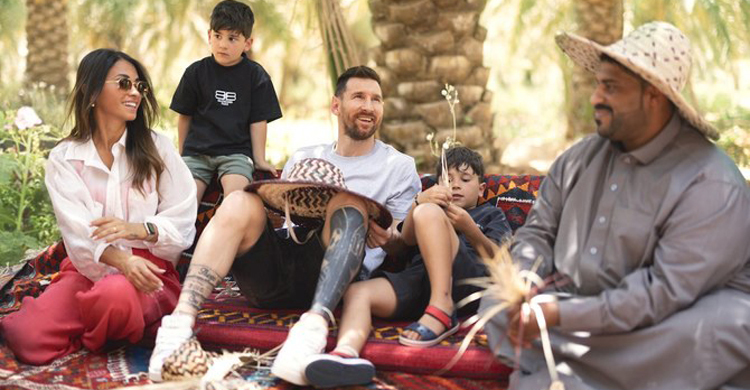 Saudi welcomes Messi as he lands in the Kingdom on family holiday