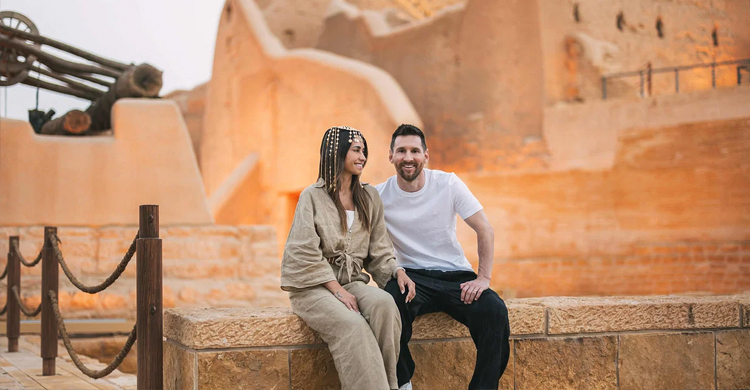 Messi apologises to PSG for Saudi trip