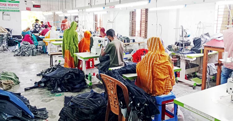 ৮০০ টাকা নিয়ে শুরু, এখন দুই গার্মেন্টসের মালিক লিপি