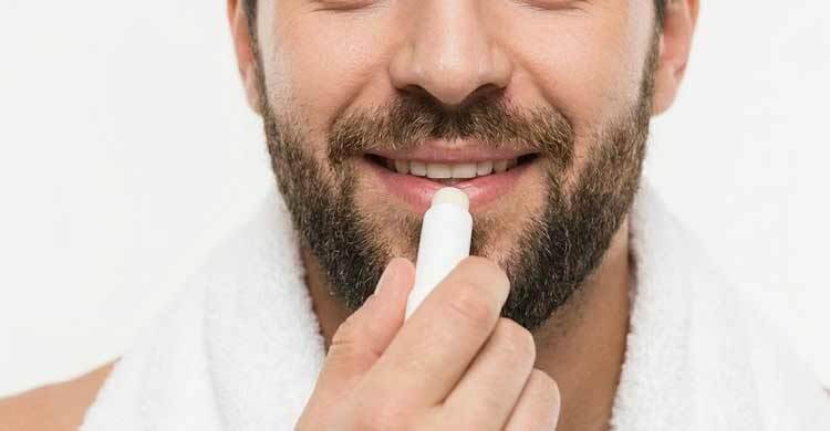 পুরুষরা ঠোঁট সুন্দর রাখবেন যেভাবে