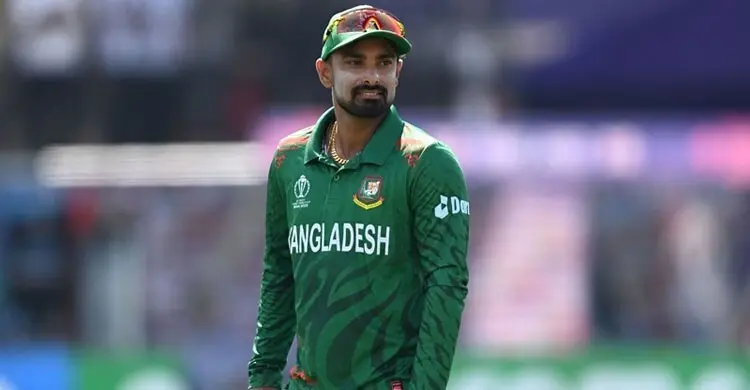 ওয়ানডের ‘সেঞ্চুরিতে’ লিটনের মাথায় বিশেষ ক্যাপ