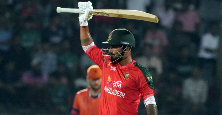 বৃষ্টির পর আবার খেলা শুরু