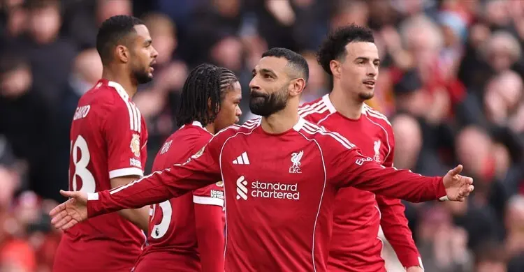 সালাহ ও এনগুমোহার গোলে জয়ে ফিরলো লিভারপুল, স্বস্তিতে স্লট