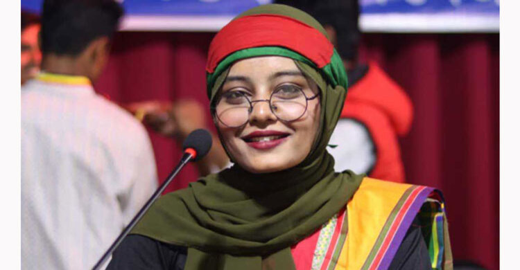 নারীদের নিয়ে ‘উদ্বেগ’ জানিয়ে রাজনীতি ছাড়লেন বৈষম্যবিরোধী নেত্রী