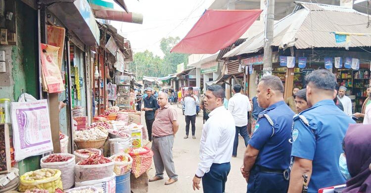 লক্ষ্মীপুরে ১০ ব্যবসায়ীকে ৪১ হাজার টাকা জরিমানা