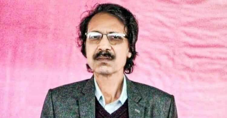 বাথরুমে ঝুলছিল গ্যাস ফিল্ড স্কুল অ্যান্ড কলেজের অধ্যক্ষের মরদেহ